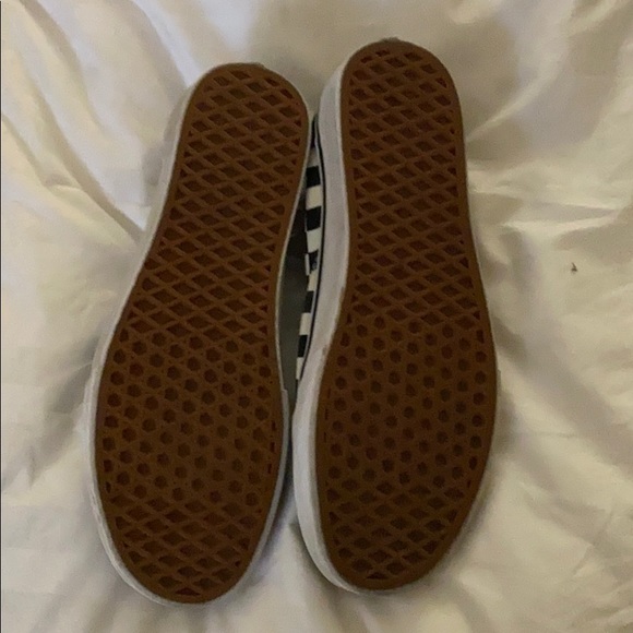 Vans - Picture 3 of 4